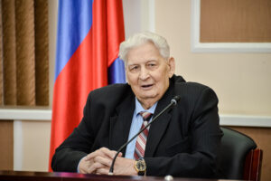 Голубничий
