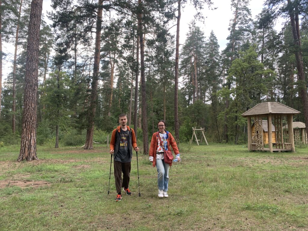 лес
