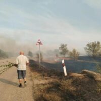 В Оренбуржье из-за степного пожара готовят к эвакуации посёлок Бурлыкский